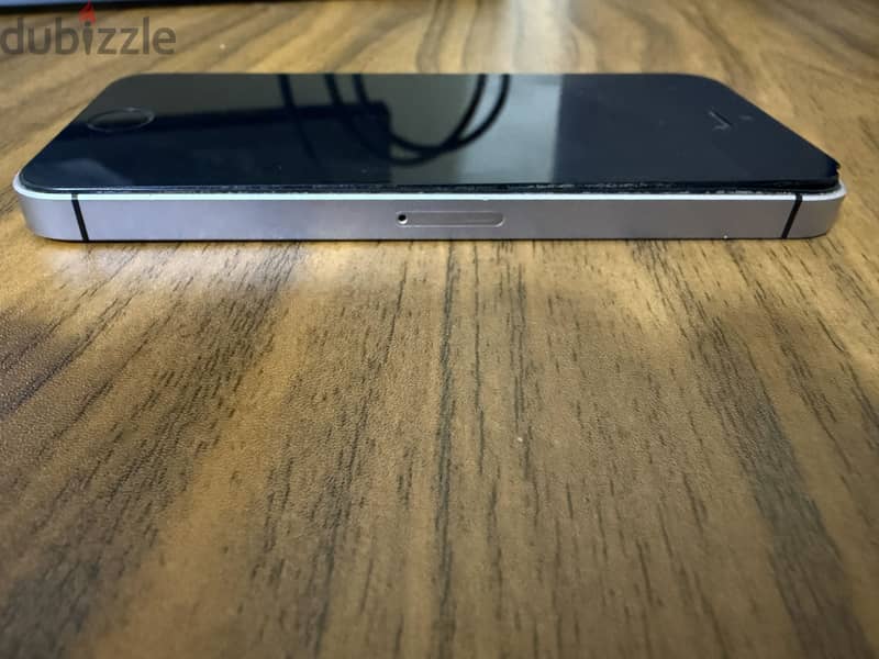 Apple - iPhone SE - 32 GB - 2016 2