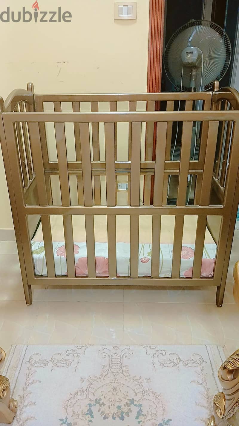 سرير اطفال 2