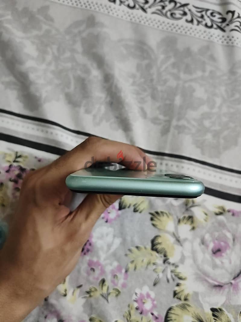 آبل - آيفون 11 4