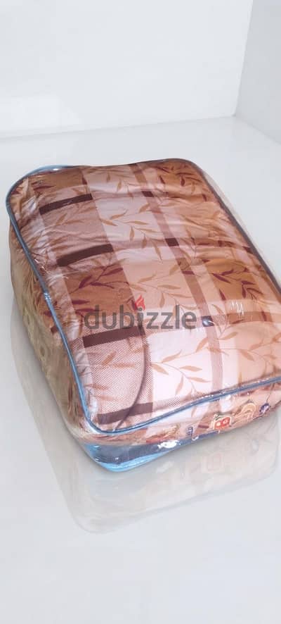 لحاف فايبر مشجر جديد مقاس 220*230 لحاف فايبر مشجر جديد مقاس 220*230