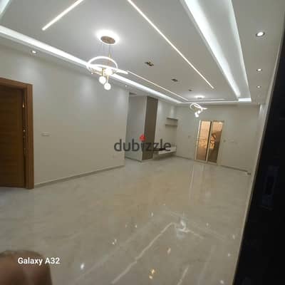 شقة للإيجار  قانون في  كمبوند لاميزون  الأندلس