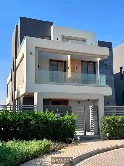 Villa for sale in El Patio Town—ready for viewing and available for handover within months. It features three levels and an excellent layout, with all