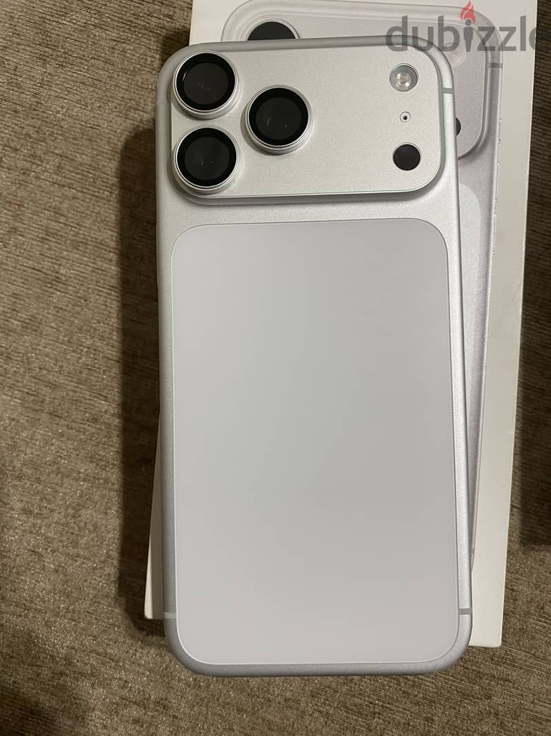 Apple - iPhone 17 Pro Max 2
