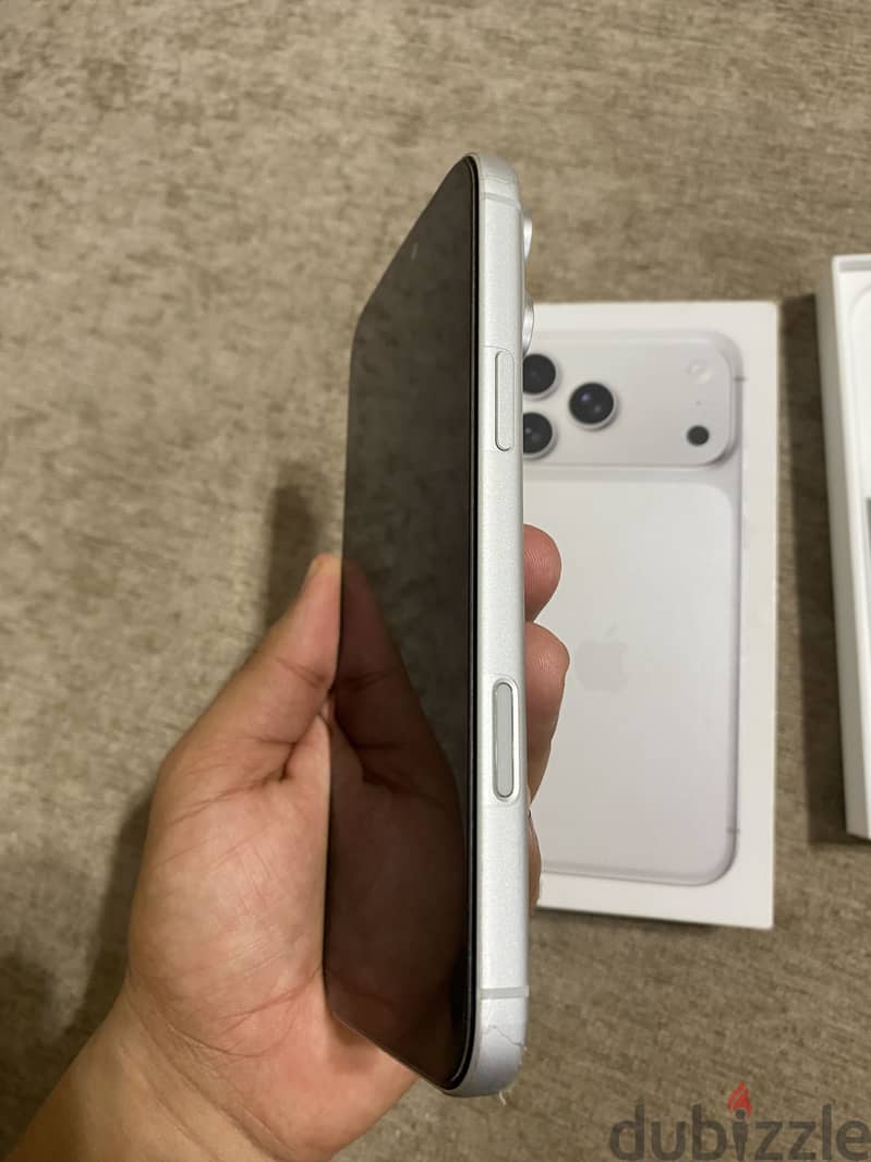 Apple - iPhone 17 Pro Max 3