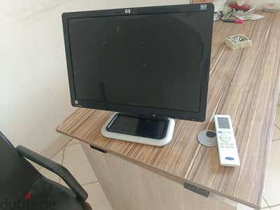 شاشه الكمبيوتر. hP حاله الجديد 19 بوصه