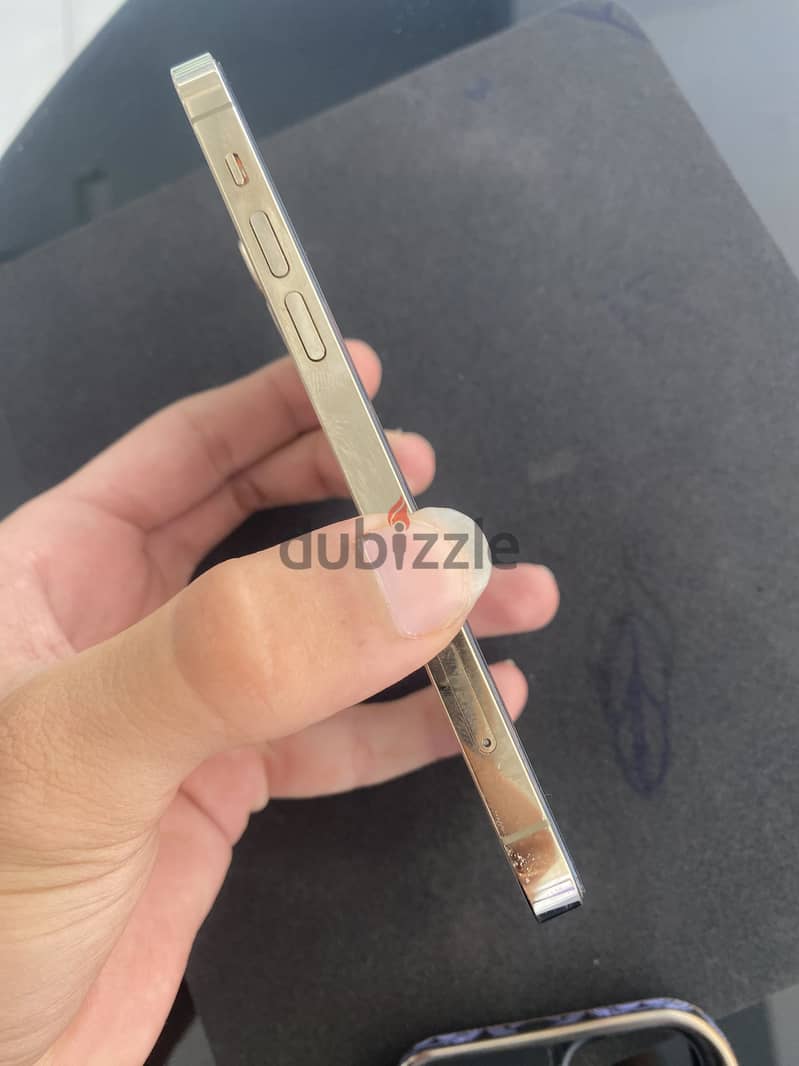 آبل - آيفون 12 برو 3