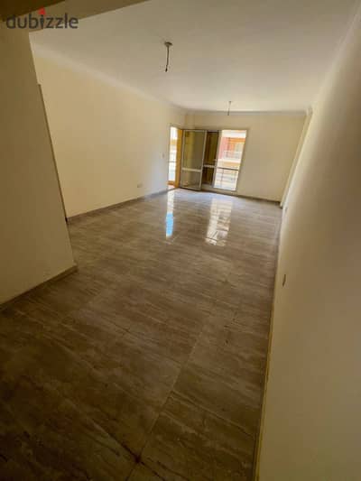 For rent, an apartment in Compound Jannah, Egypt, New Cairo, at the end of American University Street, one minute to the southern ninety, and Hyde Park Compound, area 140m on wide garden.