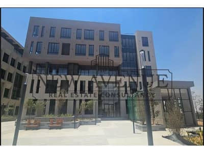 مكتب للبيع في District 5  لشركة Marakez بالقاهرة الجديدة مساحة ١٥٦متر مربع