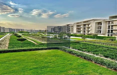 Fully Finished Apartment for Sale in Fifth Square – El Marasem – Moon Residence – New Cairo  Prime Location – Ready to Move – With ACs