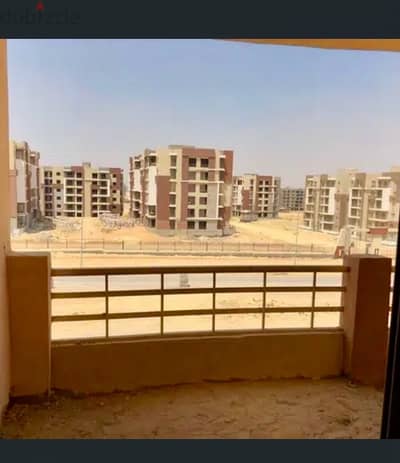 شقه بالتجمع بالاندلس كوموند التجارين