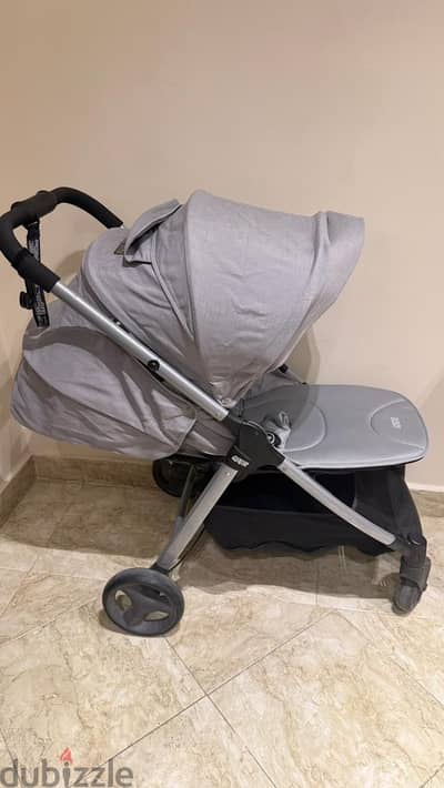 استرولر وارد الخارج Mamas & Papas (Like New) عربه اطفال تفتح سرير