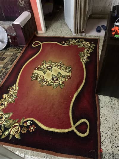 للبيع ثلاث سجادات استعمال خفيف