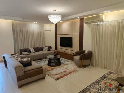 شقة أول سكن للإيجار في شارع نادي الصيد – الدقي