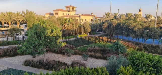 فيلا مستقلة للبيع في ميفيدا بموقع مميز جدًا تحتوي على حمام سباحة تشطيب كامل ومجهزة بالكامل بالتكييفات في واحدة من أفضل مواقع المشروع