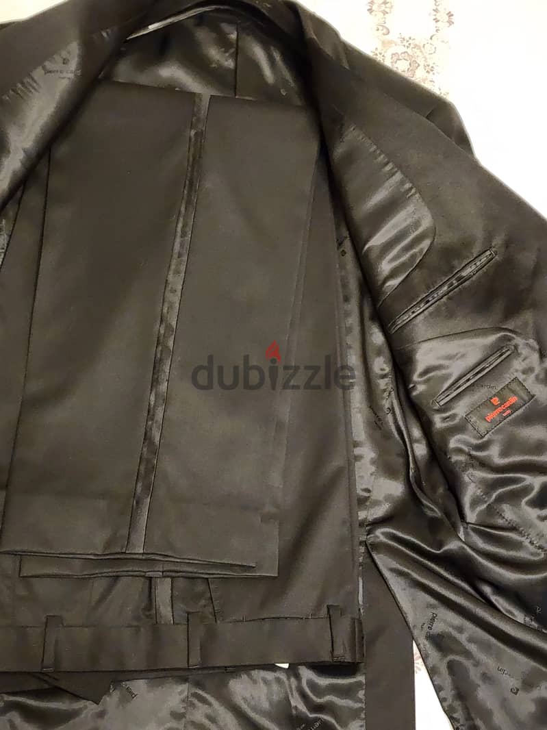Pierre Cardin suite black 1