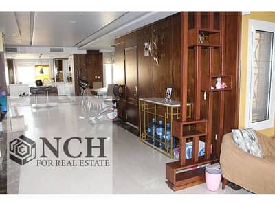 **iVilla للبيع في Mountain View Hyde Park**  فرصة مميزة للتملك داخل **Mountain View Hyde Park**، iVilla بمساحة **215 متر مربع بالإضافة إلى Roof**
