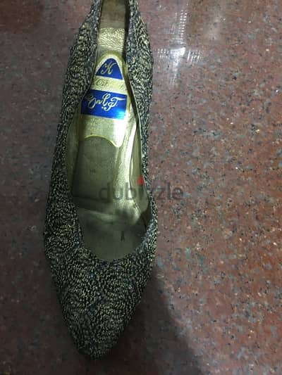 شوز مقاس  ٣٧