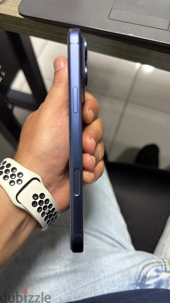 Apple - iPhone 17 Pro Max 1