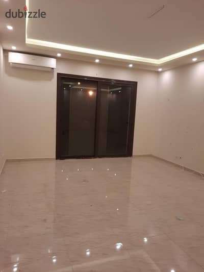 Duplex for rent at an incredible price in Casa Beverly Hills, Sheikh Zayed. 245 sqm + 75 sqm garden, 3 BRs including 1 master, private garage.