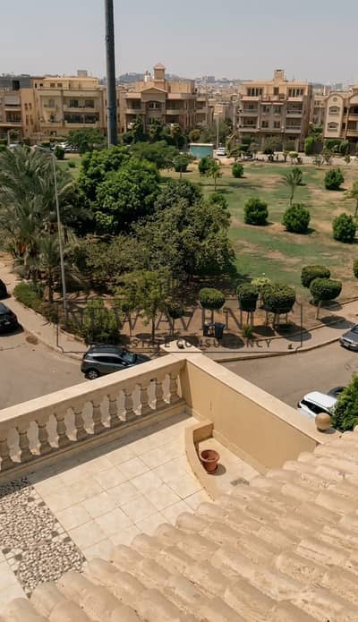 بنتهاوس للبيع استلام فوري بأطلالة مباشرة على الجاردن للبيع فى الياسمين 8 التجمع الخامس متشطب بالكامل - Yasmeen 8 New Cairo