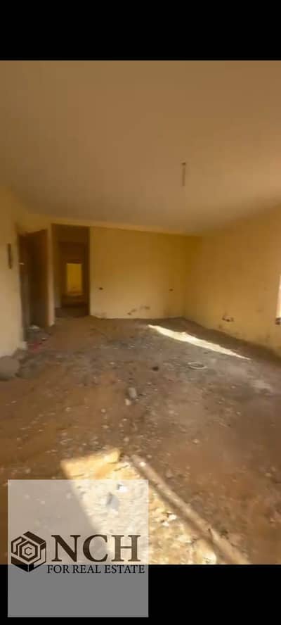 **Spacious 211 sqm Apartment for Sale | Villas Area Behind Mirage – Near PetroSport Club**  An excellent opportunity to own a spacious **211 sqm apart