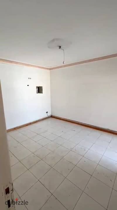 For sale, an apartment of 157 square meters near the Gate Mall, Rehab 1