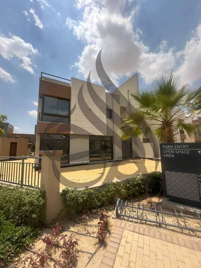 Twin house  for sale in District 5  new cairo prime location under market price with down payment and installment