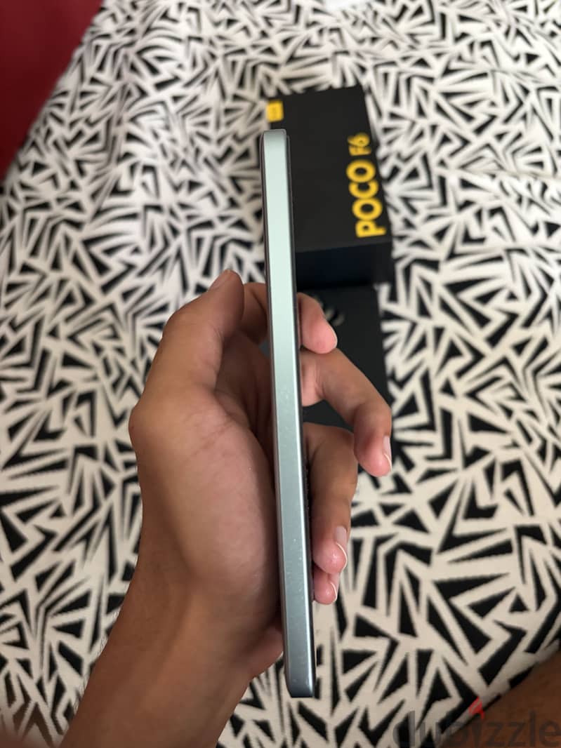 Xiaomi Poco F6 1