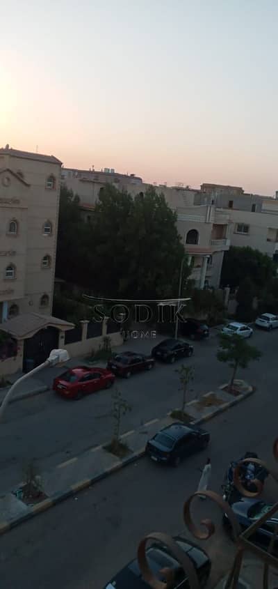 امتلك  شقه 255 متر 4 غرف 2حمام اللترا سوبر لوكس فى حى الفيلات والقصور الحى السادس