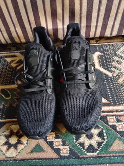 adidas ULTRA BOOST     Size. 55