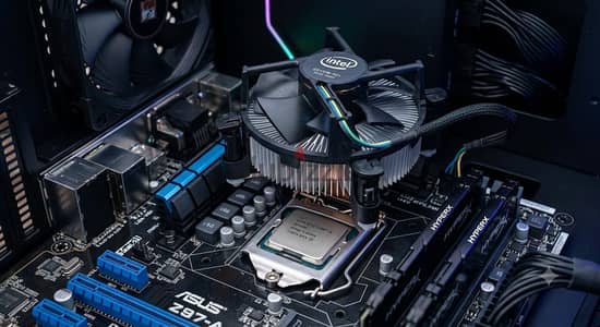 للبيع معالج Intel Core i5-4590 (تردد يصل 3.7 Ghz) اداء قوي بسعر  لقطة!