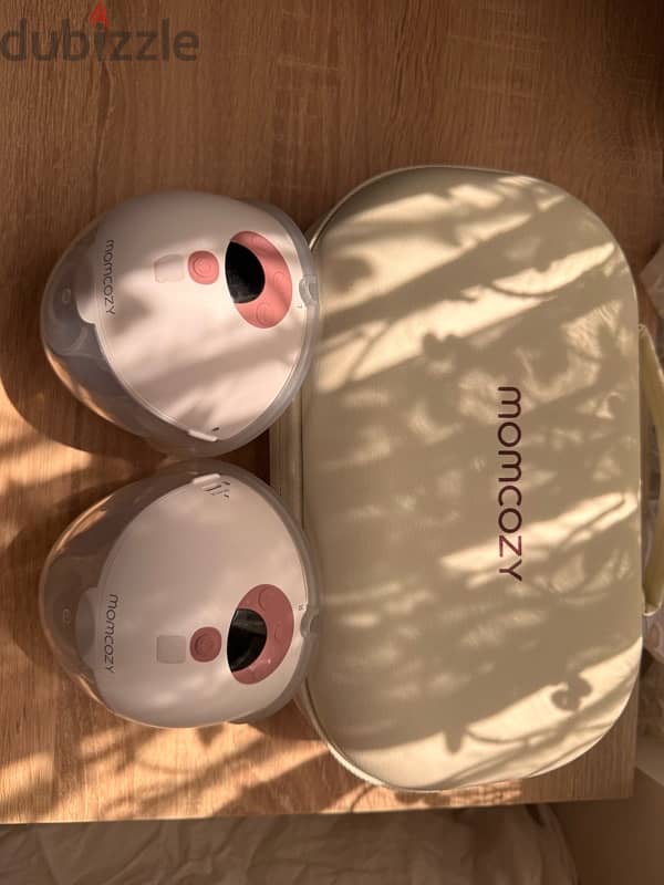 breast pump momcozy M5 1