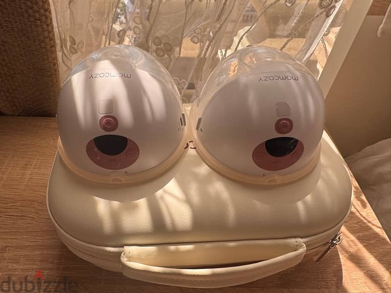 breast pump momcozy M5 3