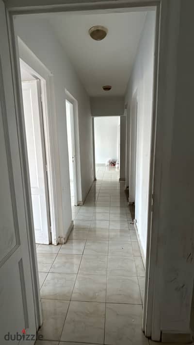 An apartment is available for rent in Al Rehab City, Phase 9 (Rehab 2). It features the original developer's finish, has an area of ​​131 square meter