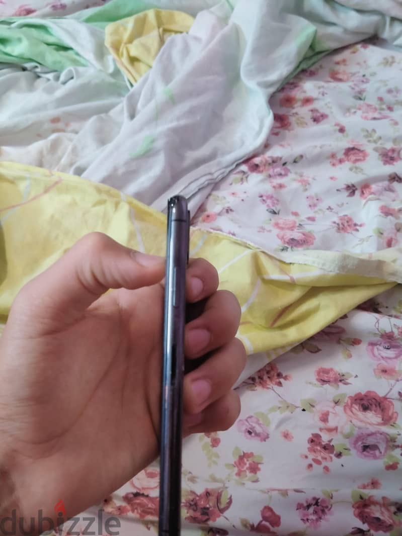 آبل - آيفون اكس 4