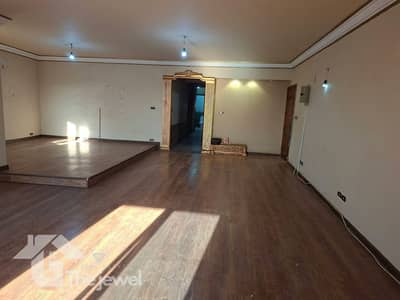 Apartment for Rent in Yasmeen 8 | 235 sqm, First Floor with Garden View