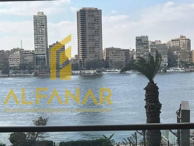 شقة فاخرة 365م بإطلالة مباشرة وساحرة على النيل فوري