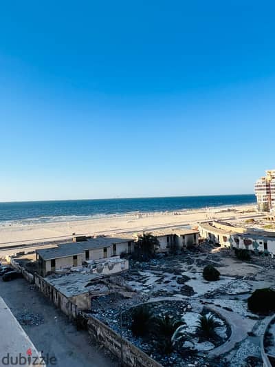 شقه في الاسكندريه العجمي شاطي النخيل خامس عماره من البحر وبجوار مجمع الخدمات والشارع الرئيسي مسجله وكامله المرفق