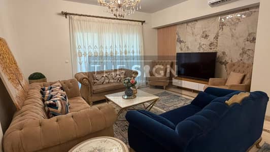 شقة مفروشة للايجار كمبوند ميفيـــدا ,