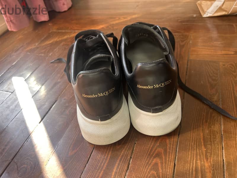 Alexander mcqueen black and white 2