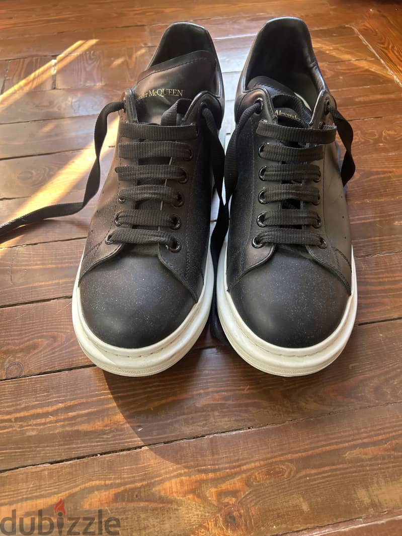 Alexander mcqueen black and white 3