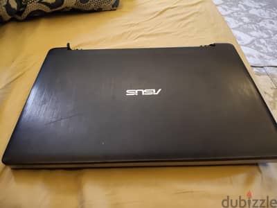 لاب توب Asus TP550L بورده كاملة شغاله i7 للتقطيع (شاشه مكسوره )