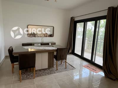 شقة أرضي بحديقة مفروشة بالكامل للإيجار في فيفت سكوير مباني 205 م² + حديقة 97 م² | 3 غرف نوم