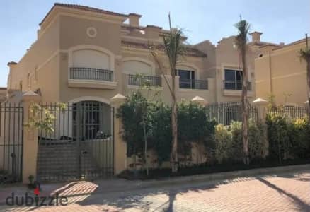 فيلا جاهزه للسكن في الباتيو 5- لافيستا/ patio 5 east- la vista في اميز لوكيشن في الشروق الكمبوند به جميع الخدمات  بإطلالة مميزة على المساحات الخضره.