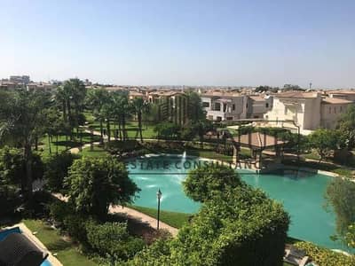 توين هاوس للبيع فى ليك ڤيو Lake View متشطب بالكامل يطل على البحيره مباشره
