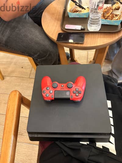 Playstation 4 slim