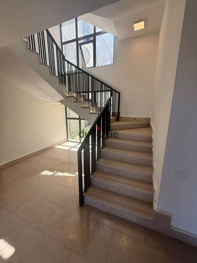 Penthouse for sale in Vye, New Zayed, 310 sqm, 3 bedrooms, 3 bathrooms, semi-finished, offering a Prime Location and excellent Investment opportunity.