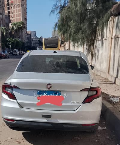 فيات تيبو للإيجار بالسائق