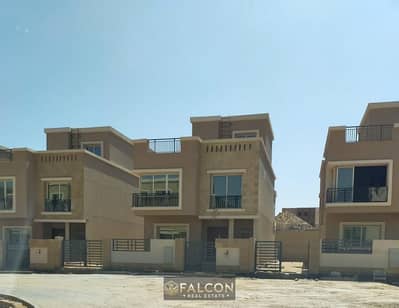 Own a Townhouse Villa at Half the Developer's Price, Directly on Suez Road in the First Settlement, Next to Airport, Nasr City, & Gardenia at Taj City