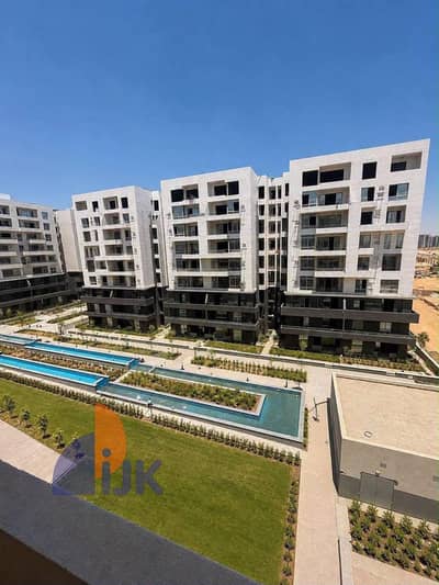 شقة مميزة للبيع استلام فورى فى قلب ال R 7 العاصمة الإدارية الجديده New Administrative Capital